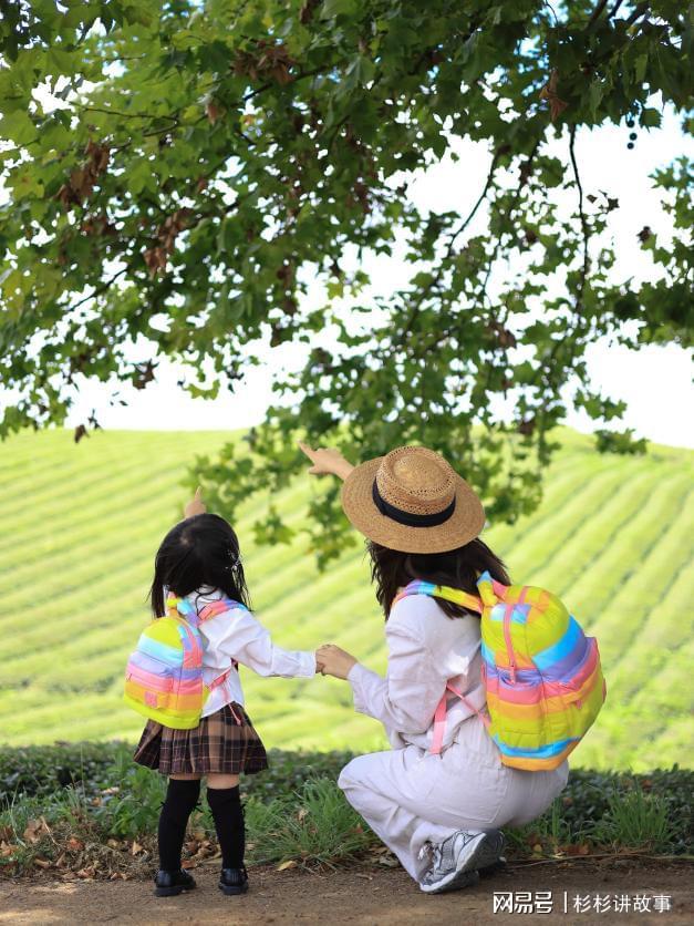 有多隔层设计的妈咪育儿包推荐 便携又能装AG真人百家家乐appCIPU彩虹包：(图3)